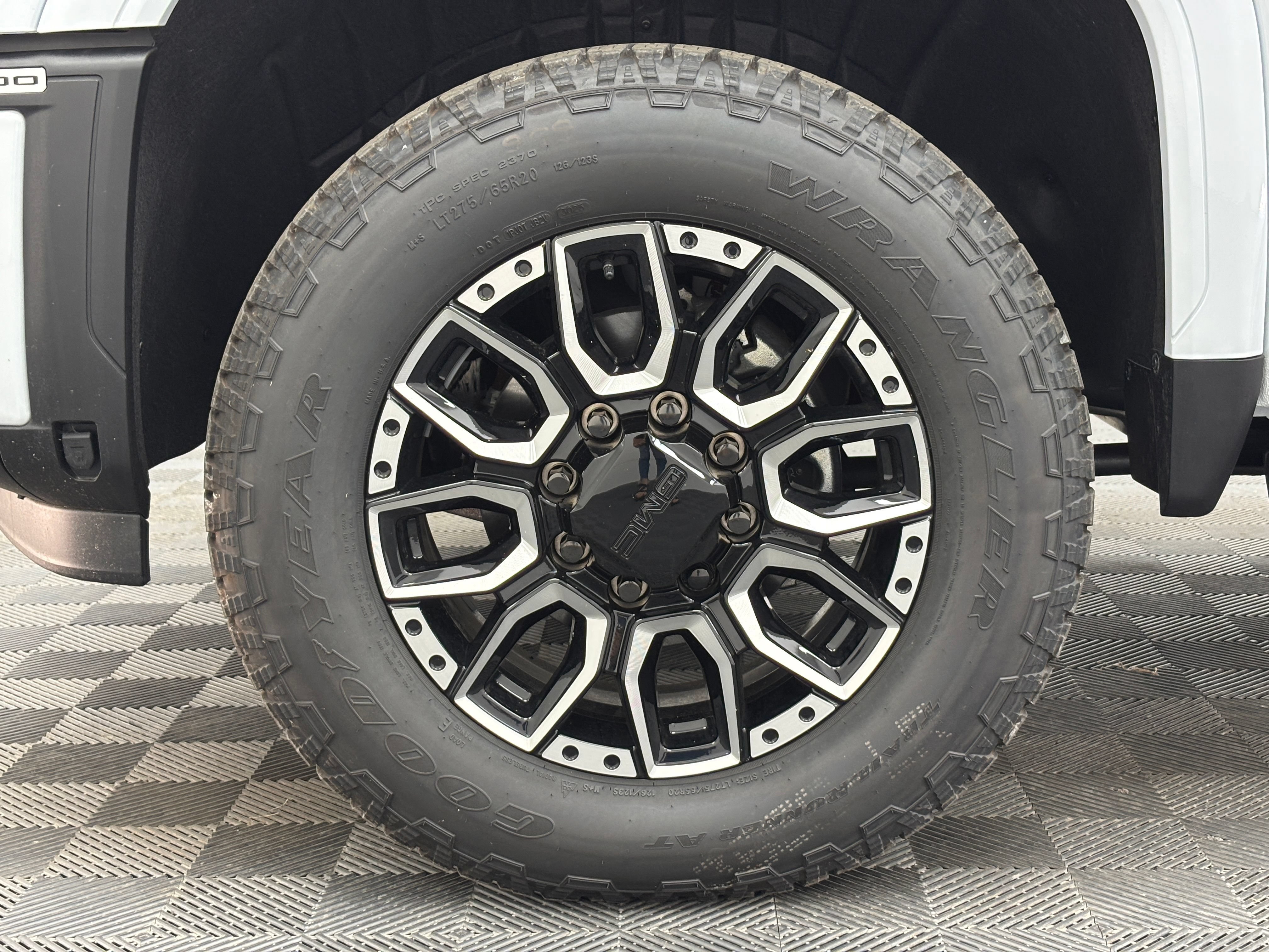 New 2026 GMC Sierra 3500 Denali AWD/4WD image 18