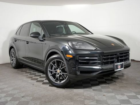 Certified 2024 Porsche Cayenne AWD/4WD image 9