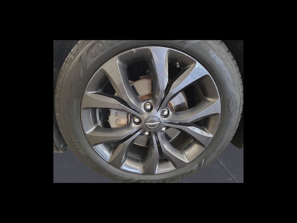 Used 2018 Chrysler Pacifica Touring-L Plus FWD image 10