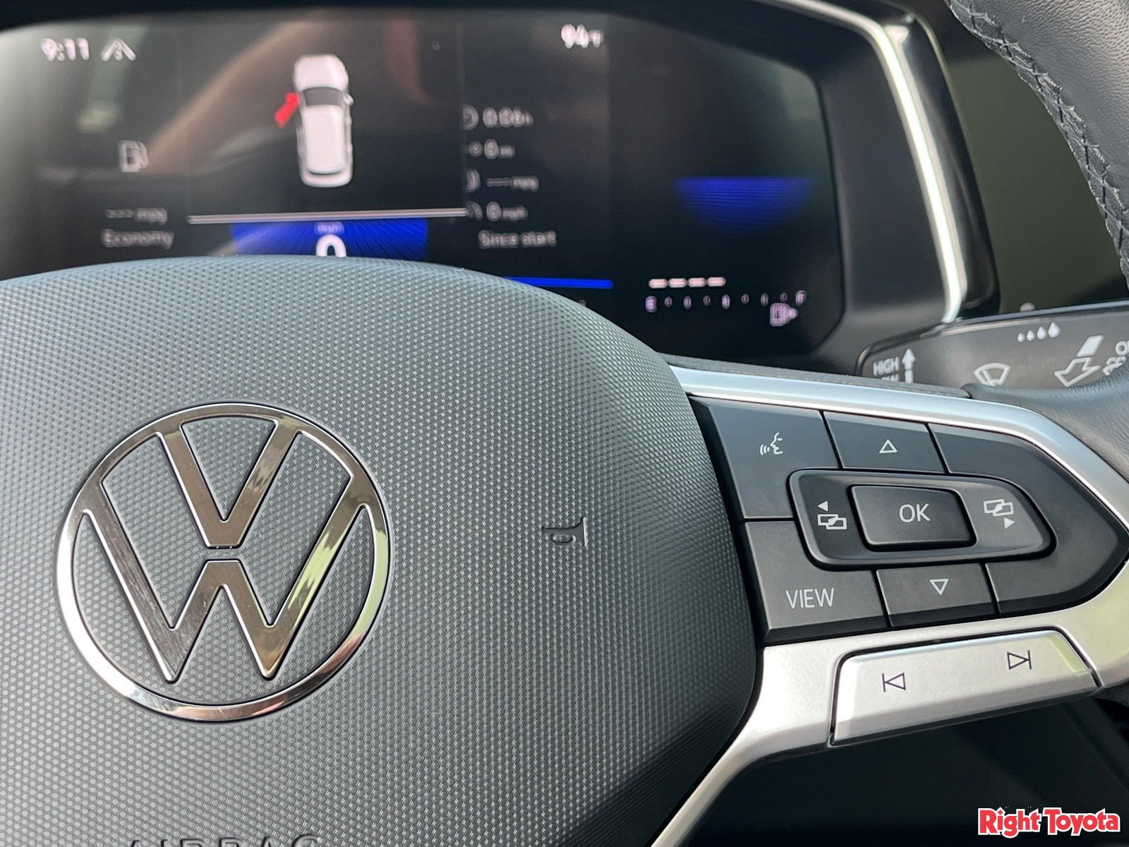 Used 2024 Volkswagen Jetta SE w/ Panoramic Sunroof Package FWD image 23