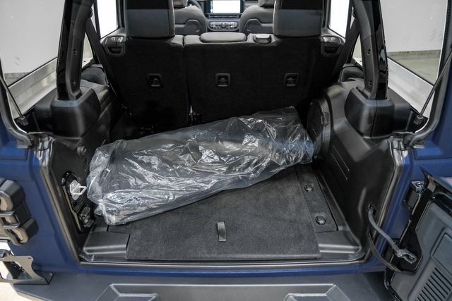 Used 2025 Jeep Wrangler Unlimited Rubicon w/ Safety Group AWD/4WD image 96