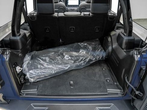 Used 2025 Jeep Wrangler Unlimited Rubicon w/ Technology Group image 96