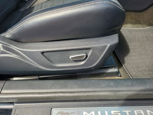 Used 2016 Ford Mustang Premium image 30