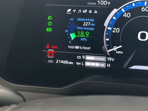 Used 2025 Toyota Sequoia Capstone AWD/4WD image 20
