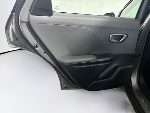 Used 2025 Kia K4 LXS image 27