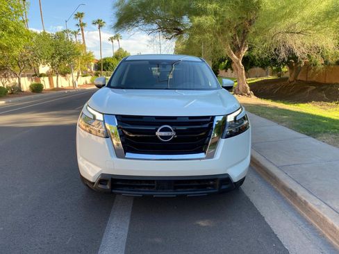 Used 2022 Nissan Pathfinder S FWD image 3