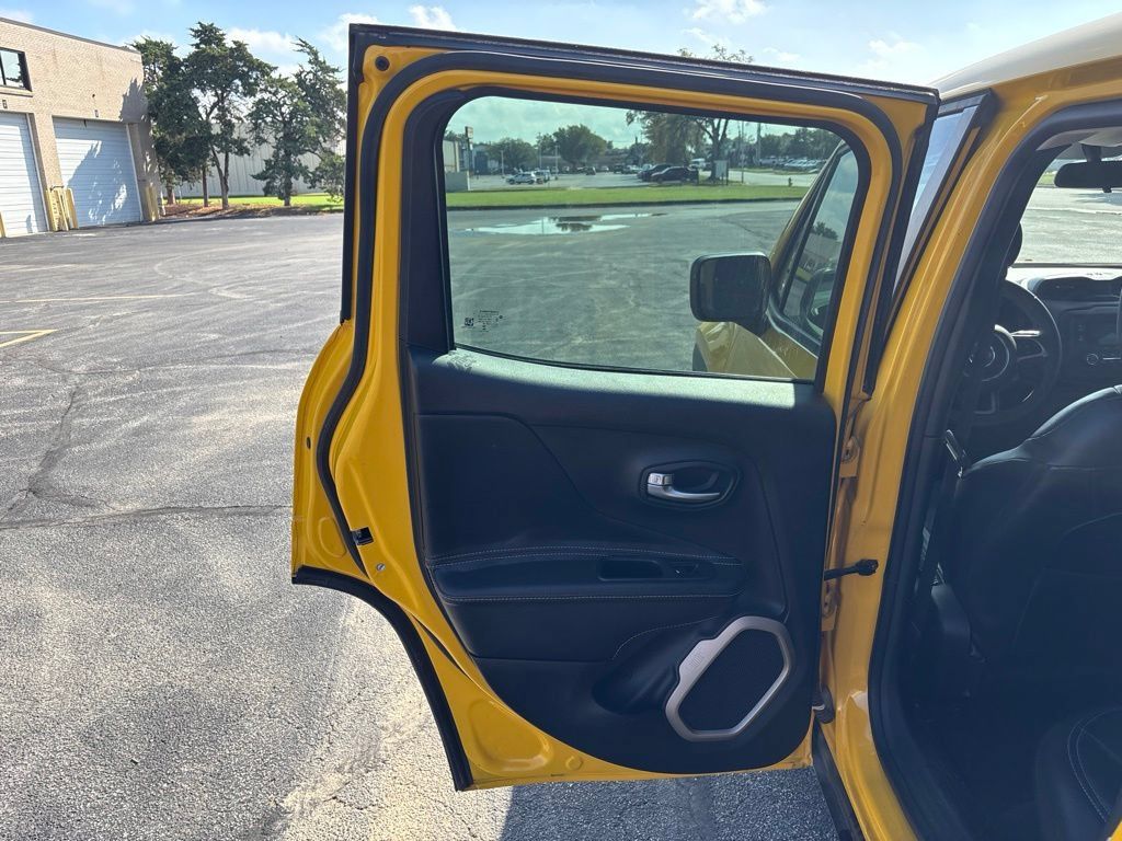Used 2015 Jeep Renegade Sport w/ Power & Air Group FWD image 15
