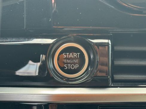 Certified 2022 Nissan Pathfinder SV image 32