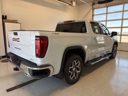 New 2026 GMC Sierra 1500 SLT w/ SLT Premium Package AWD/4WD image 13