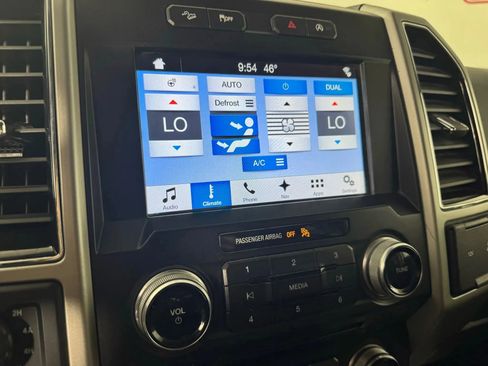 Used 2018 Ford F150 Lariat w/ Equipment Group 502A Luxury AWD/4WD image 21