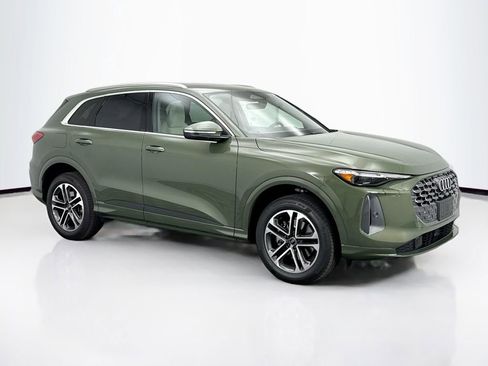 Used 2025 Audi Q5 Premium Plus w/ Premium Plus image 3