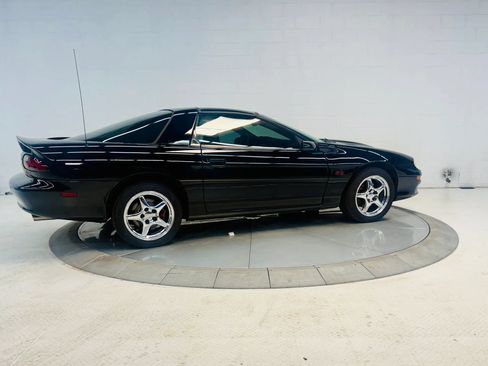 Used 2000 Chevrolet Camaro Z28 w/ SS Performance/Appearance Pkg RWD image 23