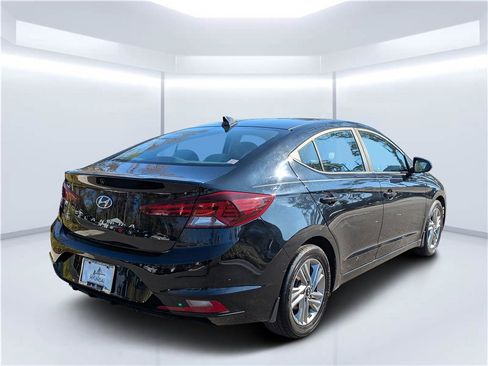 Used 2019 Hyundai Elantra SEL image 3