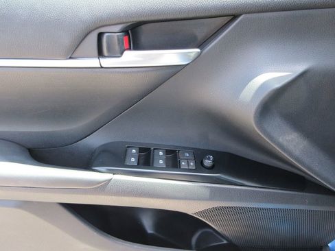 Used 2019 Toyota Camry LE FWD image 20