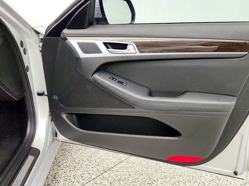 Used 2017 Genesis G80 3.8 RWD image 23