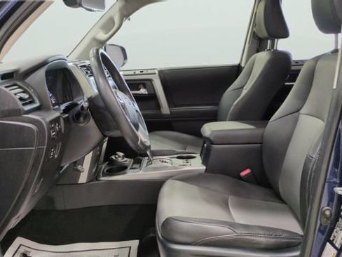 Used 2022 Toyota 4Runner SR5 Premium w/ Moonroof Package AWD/4WD image 15