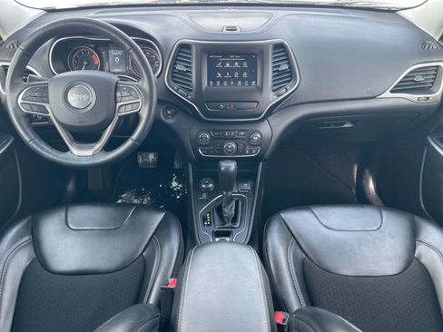 Used 2019 Jeep Cherokee Latitude Plus w/ Comfort/Convenience Group image 22