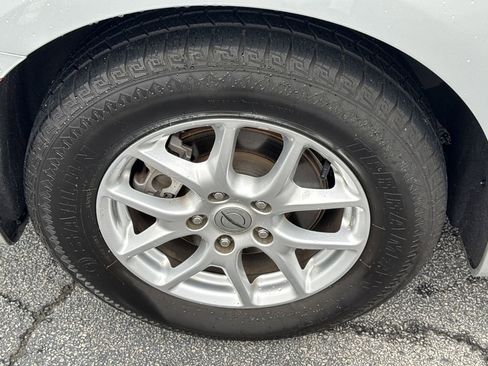 Used 2023 Chrysler Pacifica Touring-L image 16
