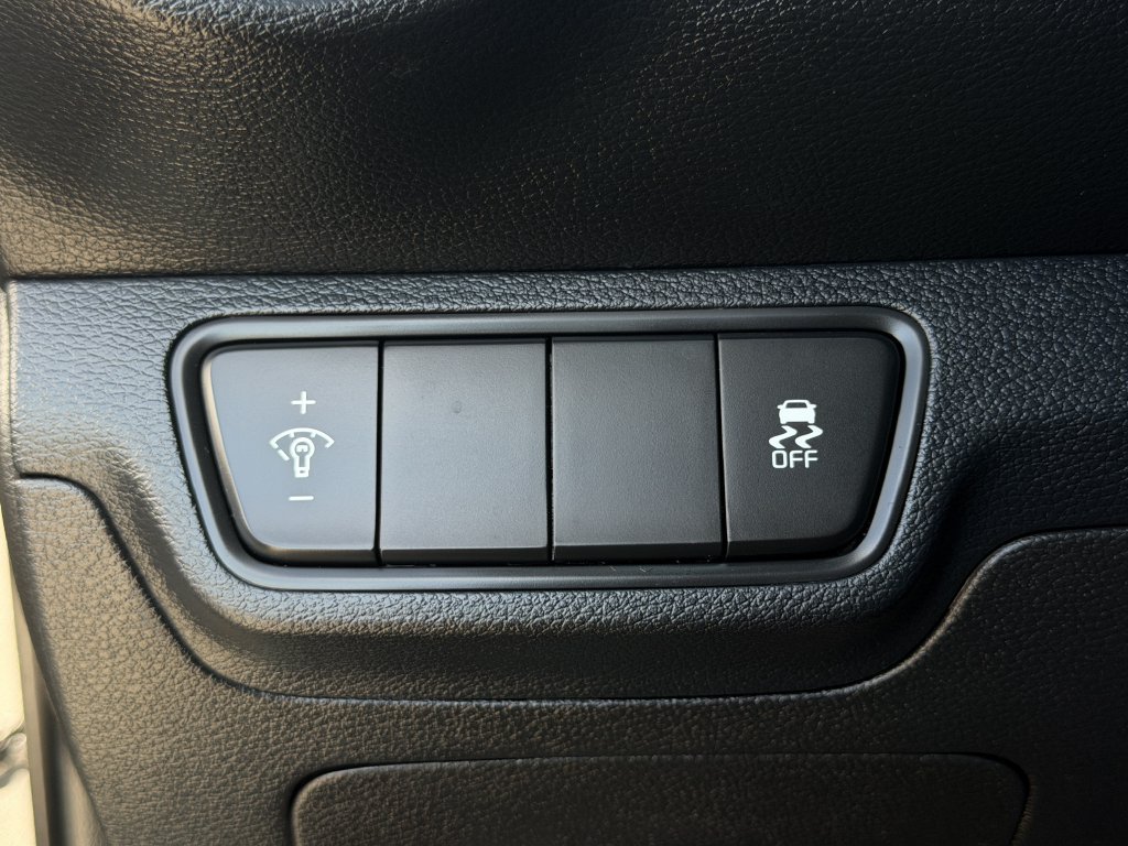 Used 2022 Kia Forte LXS FWD image 22