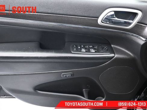 Used 2018 Jeep Grand Cherokee Limited AWD/4WD image 22