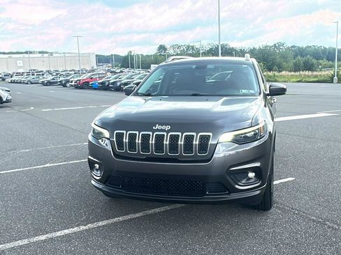 Used 2019 Jeep Cherokee Latitude Plus w/ Comfort/Convenience Group image 16