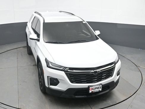 Used 2023 Chevrolet Traverse LT image 39