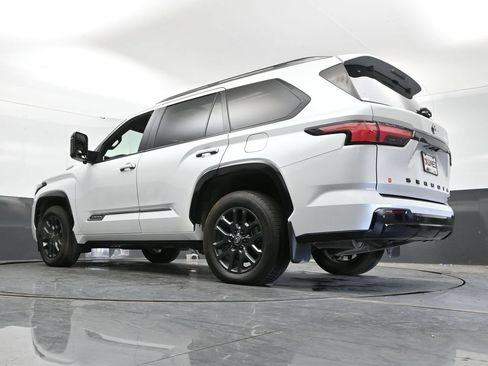 Used 2025 Toyota Sequoia Platinum AWD/4WD image 47