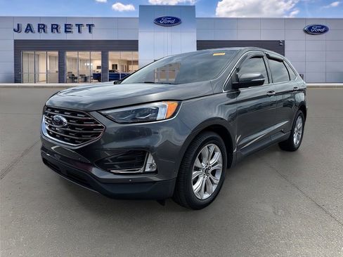 Used 2020 Ford Edge Titanium w/ Equipment Group 301A FWD image 2