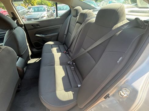 Used 2025 Nissan Altima 2.5 SV FWD image 37