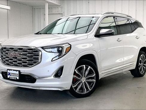 Used 2020 GMC Terrain Denali w/ GMC Pro Grade Package AWD/4WD image 2