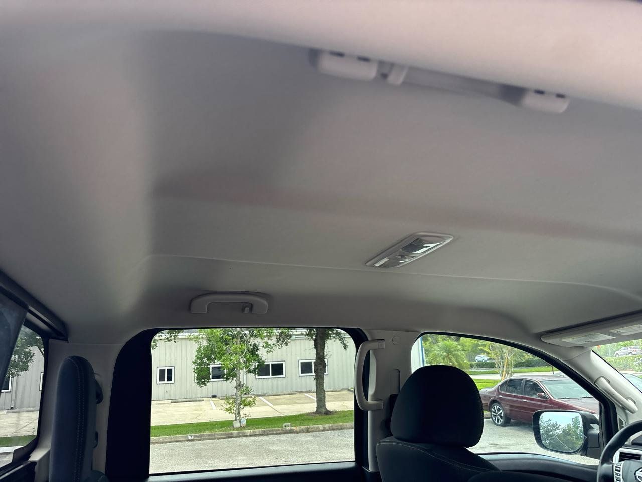 Used 2018 Nissan Titan SV RWD image 28