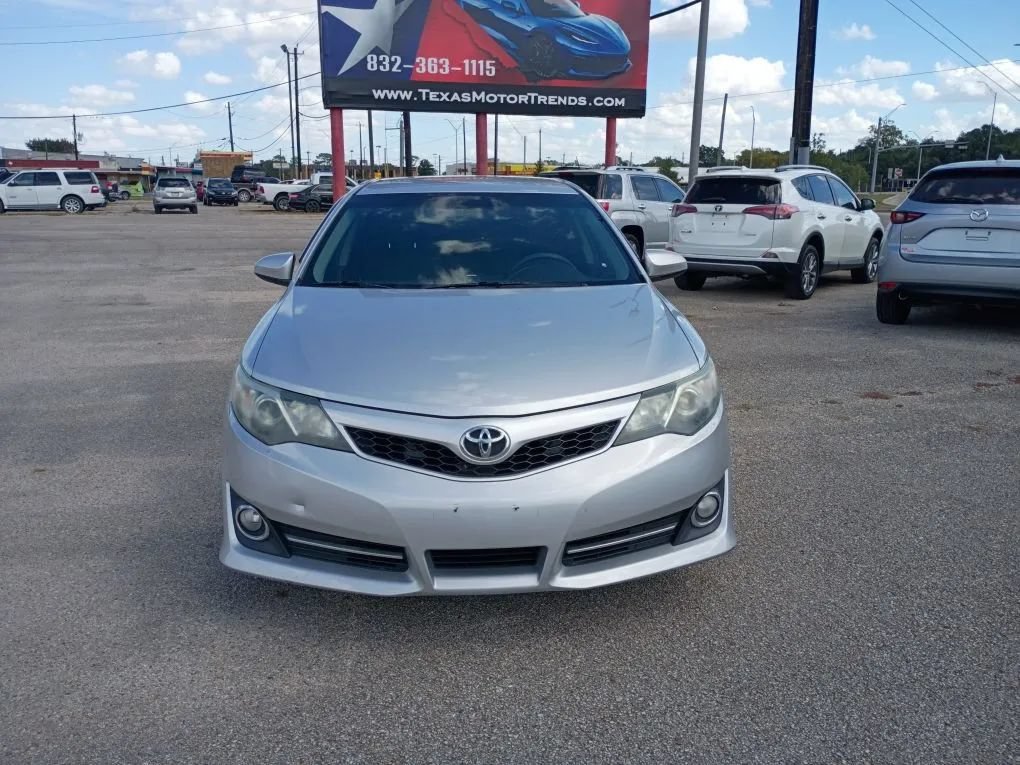 Used 2014 Toyota Camry SE FWD image 8