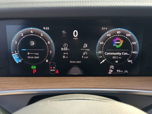 New 2026 Volkswagen Tiguan SEL R-Line AWD/4WD image 33
