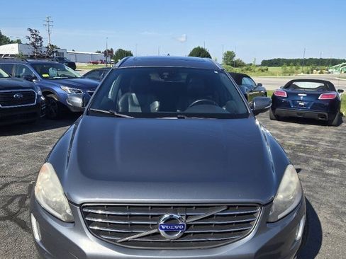 Used 2016 Volvo XC60 T6 w/ Proximity Package AWD/4WD image 7