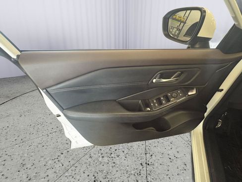 Used 2023 Nissan Rogue SV w/ SV Premium B Package AWD/4WD image 24