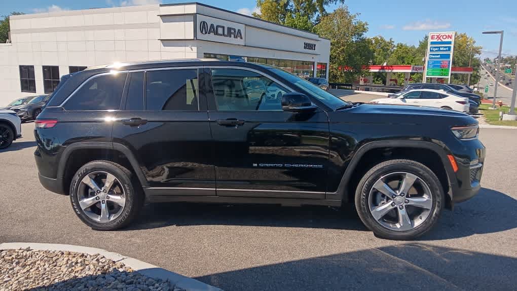 Used 2023 Jeep Grand Cherokee 4WD 4xe image 8