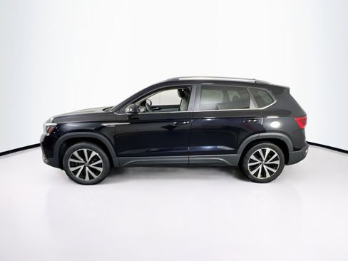 Used 2023 Volkswagen Taos SE image 8