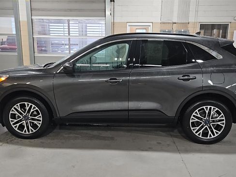 Used 2020 Ford Escape SEL image 4