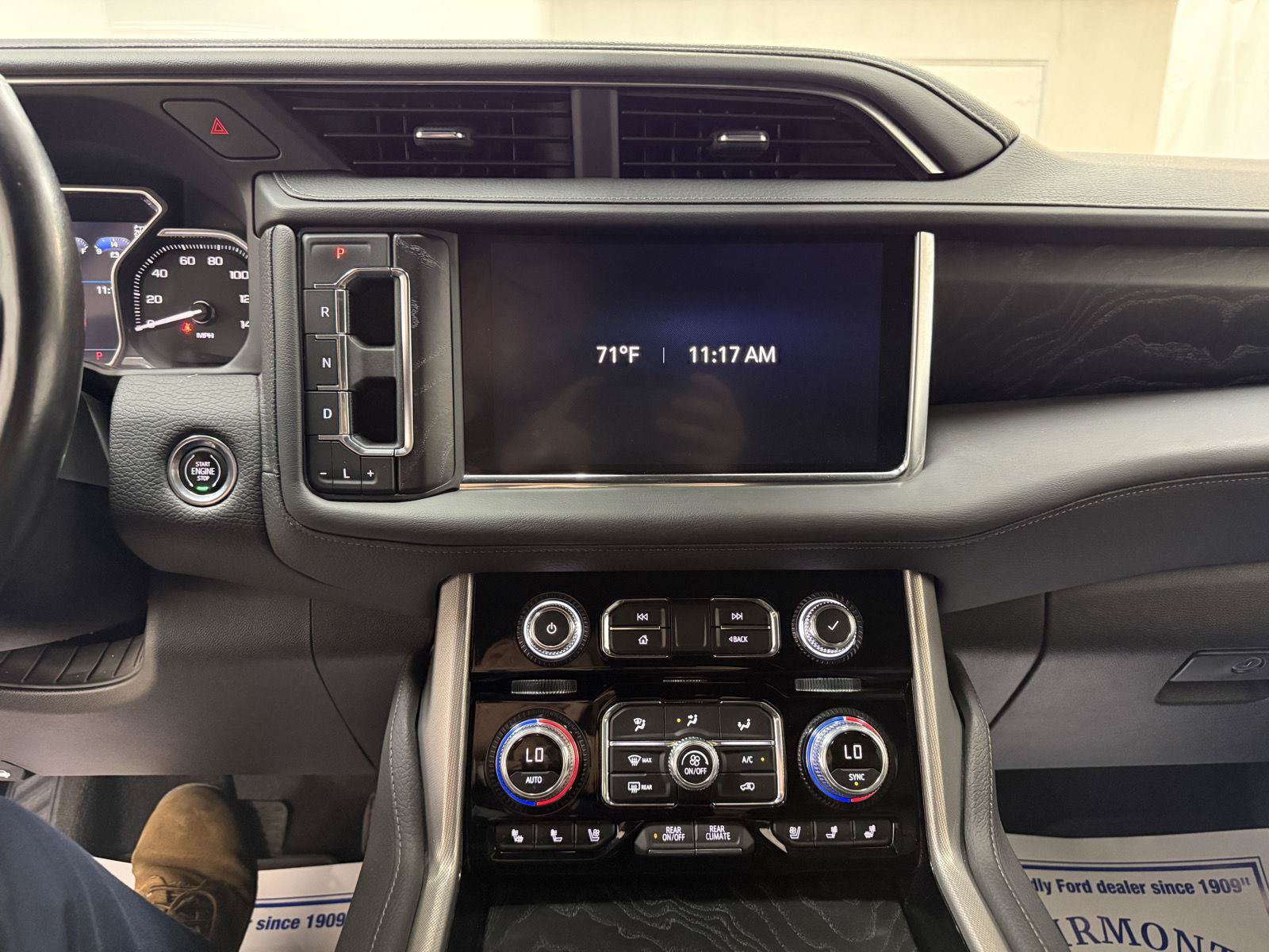 Used 2021 GMC Yukon XL Denali AWD/4WD image 17