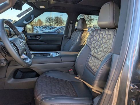 New 2026 Nissan Armada Platinum AWD/4WD image 19