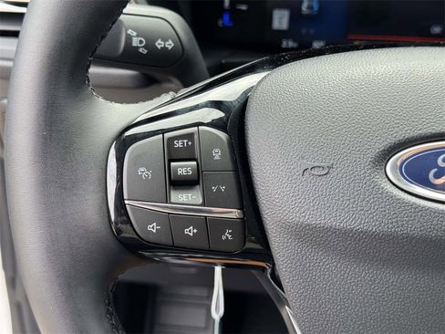 New 2026 Ford Escape SE image 9