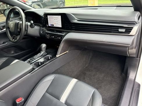 Used 2025 Toyota Camry SE FWD image 14