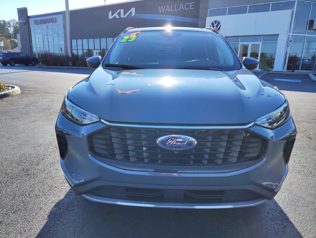 Used 2023 Ford Escape Active w/ Tech Pack #2 FWD image 2