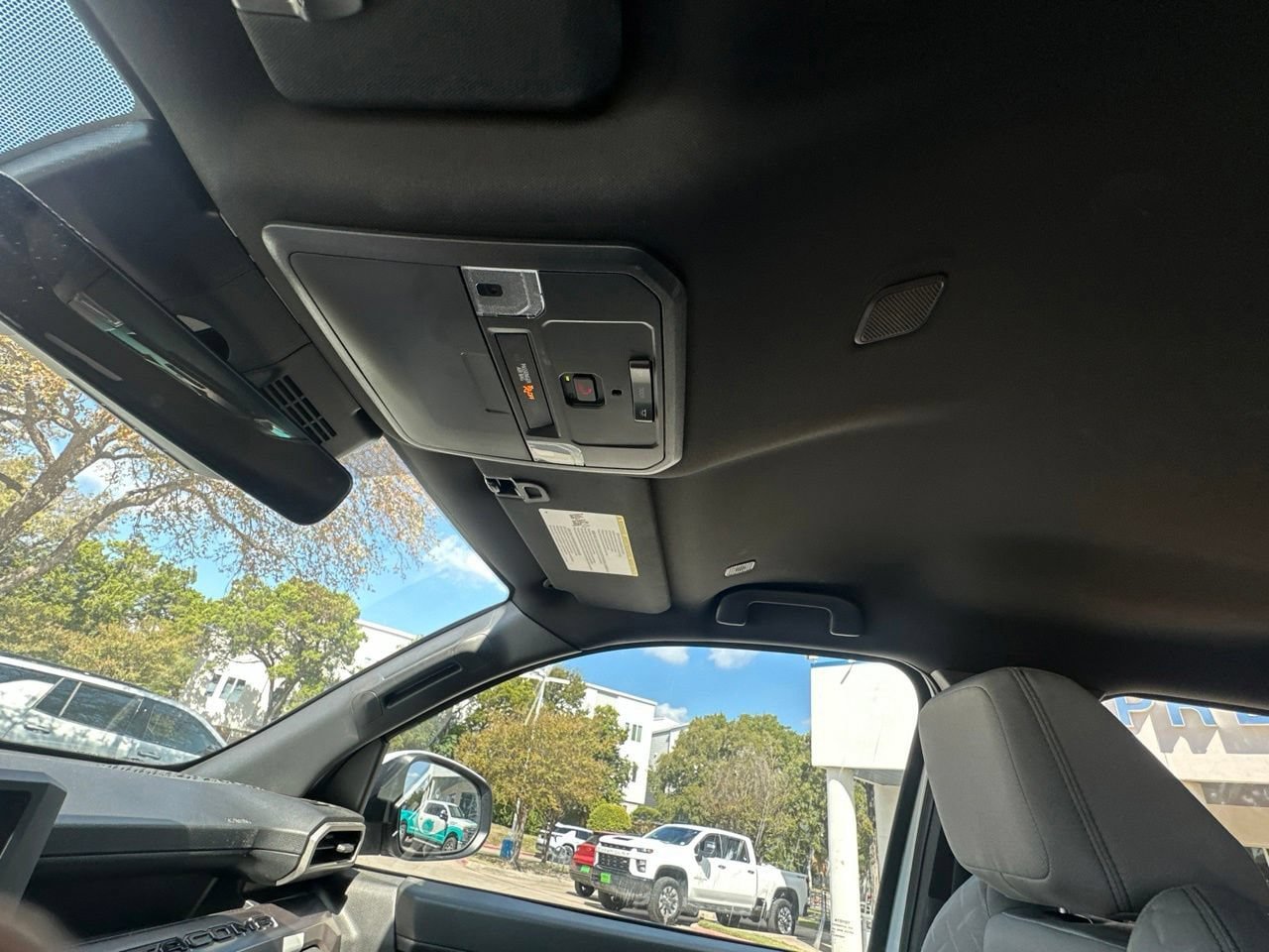 Used 2026 Toyota Tacoma SR5 AWD/4WD image 21