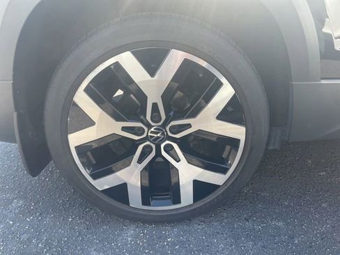 Used 2022 Volkswagen Taos SEL image 11