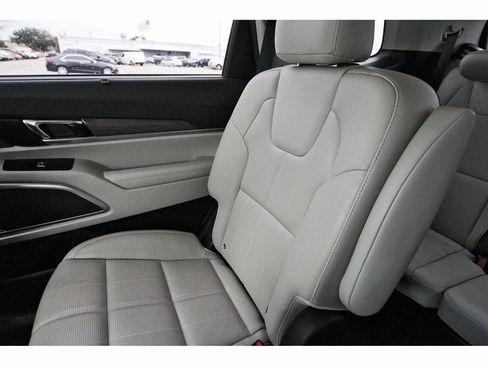 Used 2021 Kia Telluride EX w/ EX Premium Package image 11