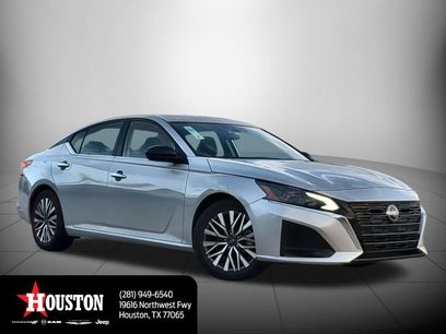 Used 2024 Nissan Altima 2.5 SV