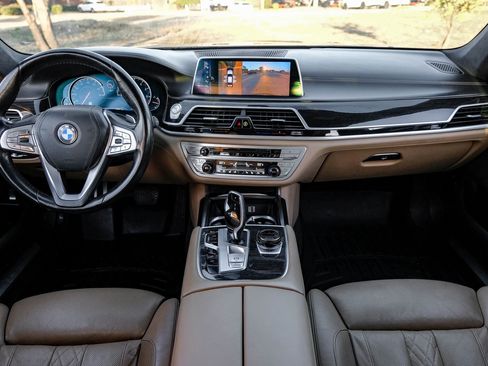 Used 2016 BMW 750i xDrive image 16