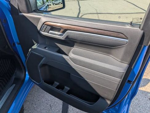 Used 2025 Chevrolet Silverado 1500 LT AWD/4WD image 4