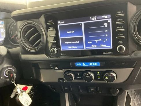 Used 2022 Toyota Tacoma SR RWD image 18